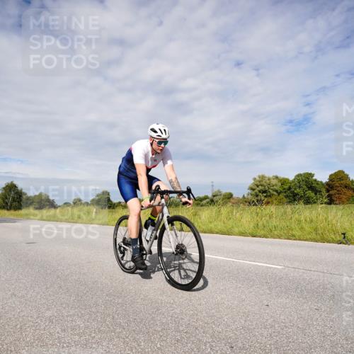 31.08.2025 - Elbe Triathlon Hamburg Michael Burmester http://msf.ph/oto/8667386 31.08.2025 10:48:00 Radfahren 894, 949 meine-sportfotos.de