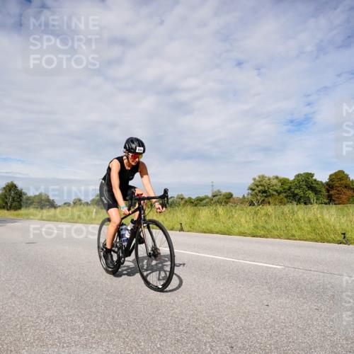 31.08.2025 - Elbe Triathlon Hamburg Michael Burmester http://msf.ph/oto/8667388 31.08.2025 10:48:07 Radfahren 870, 894, 1157, 1276, 1289, 1339, 1379 meine-sportfotos.de