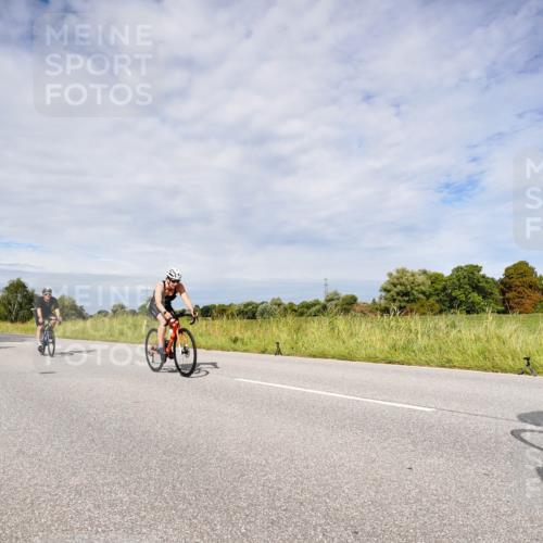 31.08.2025 - Elbe Triathlon Hamburg Michael Burmester http://msf.ph/oto/8667394 31.08.2025 10:48:09 Radfahren 870, 894, 1157, 1276, 1289, 1339, 1340, 1379 meine-sportfotos.de