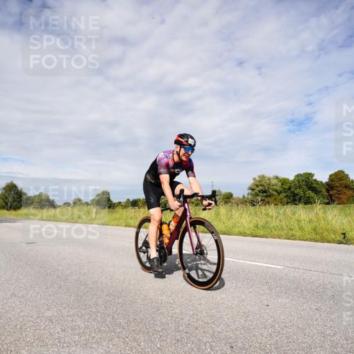 31.08.2025 - Elbe Triathlon Hamburg Michael Burmester http://msf.ph/oto/8667402 31.08.2025 10:48:13 Radfahren 870, 1225, 1289, 1336, 1340 meine-sportfotos.de