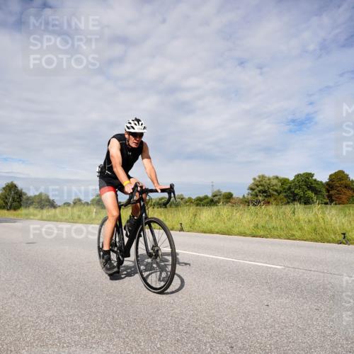 31.08.2025 - Elbe Triathlon Hamburg Michael Burmester http://msf.ph/oto/8667409 31.08.2025 10:48:20 Radfahren 1079, 1225, 1336 meine-sportfotos.de
