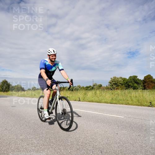 31.08.2025 - Elbe Triathlon Hamburg Michael Burmester http://msf.ph/oto/8667432 31.08.2025 10:48:47 Radfahren 1057, 1119 meine-sportfotos.de