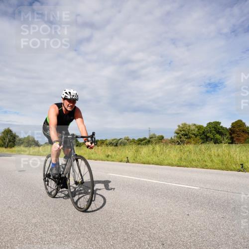 31.08.2025 - Elbe Triathlon Hamburg Michael Burmester http://msf.ph/oto/8667438 31.08.2025 10:48:56 Radfahren  meine-sportfotos.de