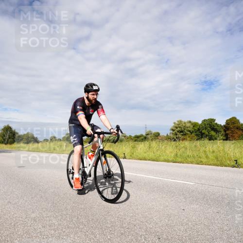 31.08.2025 - Elbe Triathlon Hamburg Michael Burmester http://msf.ph/oto/8667440 31.08.2025 10:49:05 Radfahren 1072, 1112, 1147, 1177, 1290 meine-sportfotos.de