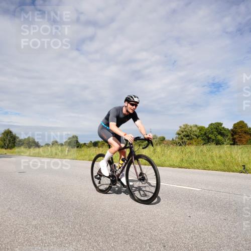 31.08.2025 - Elbe Triathlon Hamburg Michael Burmester http://msf.ph/oto/8667455 31.08.2025 10:49:19 Radfahren 1190, 1308, 1424, 1496 meine-sportfotos.de