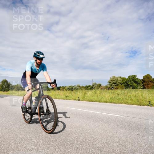 31.08.2025 - Elbe Triathlon Hamburg Michael Burmester http://msf.ph/oto/8667464 31.08.2025 10:49:36 Radfahren 1184, 1304 meine-sportfotos.de
