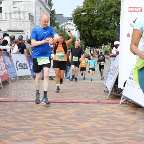 31.08.2025 - 21. Blankeneser Heldenlauf Strokosch-Dieckow http://msf.ph/oto/8667478 31.08.2025 11:15:26 Ziel 3340, 3339, 3497, 3478, 3458, 3014 meine-sportfotos.de