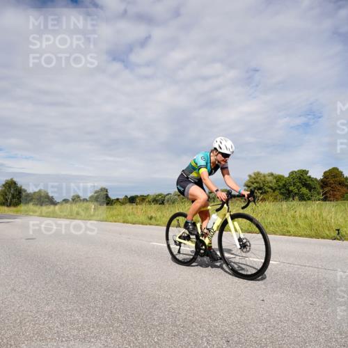 31.08.2025 - Elbe Triathlon Hamburg Michael Burmester http://msf.ph/oto/8667527 31.08.2025 10:51:09 Radfahren 1150, 1156, 1418, 1446 meine-sportfotos.de