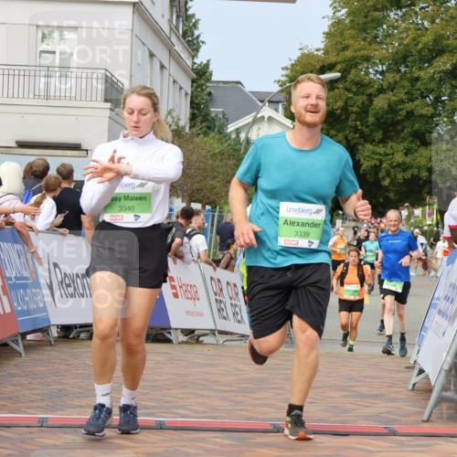 31.08.2025 - 21. Blankeneser Heldenlauf Strokosch-Dieckow http://msf.ph/oto/8667528 31.08.2025 11:15:21 Ziel 3340, 3339, 3497, 3478, 3260 meine-sportfotos.de
