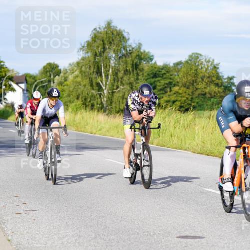31.08.2025 - Elbe Triathlon Hamburg Michael Burmester http://msf.ph/oto/8667530 31.08.2025 09:42:49 Radfahren 268, 311, 361, 438, 486, 490, 505, 522, 615, 629, 648, 665, 715, 884, 893 meine-sportfotos.de