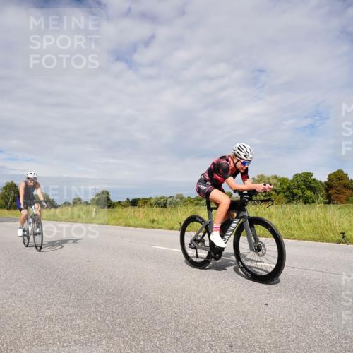 31.08.2025 - Elbe Triathlon Hamburg Michael Burmester http://msf.ph/oto/8667541 31.08.2025 10:51:22 Radfahren 1014, 1217, 1229, 1437, 1465, 1488 meine-sportfotos.de