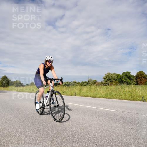 31.08.2025 - Elbe Triathlon Hamburg Michael Burmester http://msf.ph/oto/8667544 31.08.2025 10:51:22 Radfahren 1014, 1217, 1229, 1437, 1465, 1488 meine-sportfotos.de