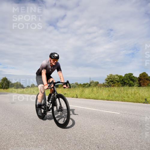31.08.2025 - Elbe Triathlon Hamburg Michael Burmester http://msf.ph/oto/8667549 31.08.2025 10:51:25 Radfahren 1014, 1199, 1217, 1229, 1419, 1437 meine-sportfotos.de