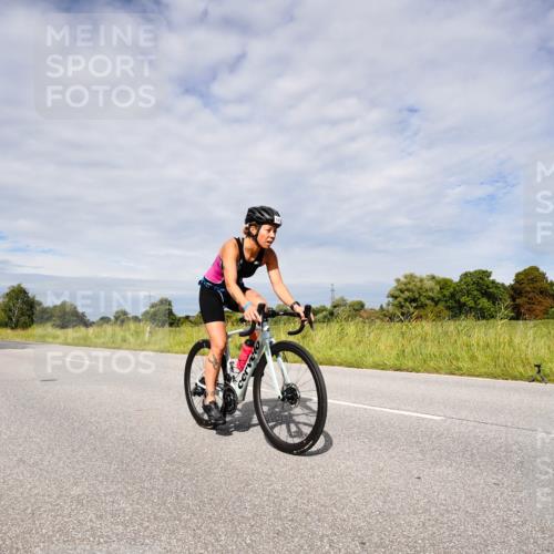 31.08.2025 - Elbe Triathlon Hamburg Michael Burmester http://msf.ph/oto/8667556 31.08.2025 10:51:31 Radfahren 874, 1199, 1229, 1384, 1419 meine-sportfotos.de