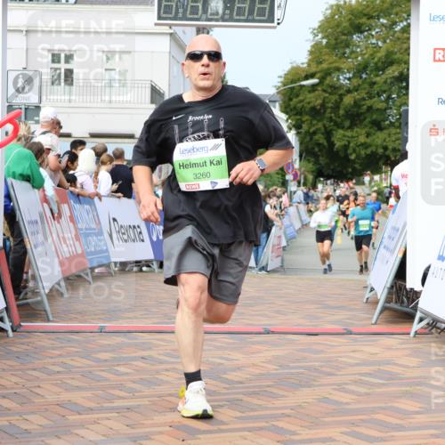 31.08.2025 - 21. Blankeneser Heldenlauf Strokosch-Dieckow http://msf.ph/oto/8667562 31.08.2025 11:15:15 Ziel 3561, 3560, 3226, 3260 meine-sportfotos.de