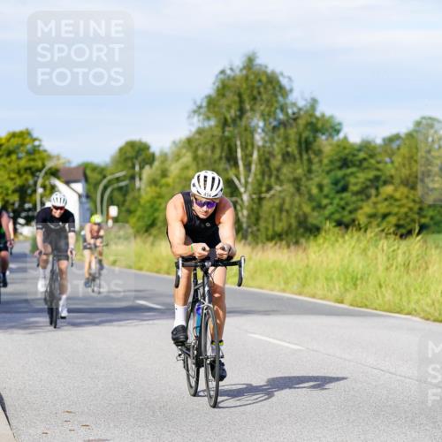 31.08.2025 - Elbe Triathlon Hamburg Michael Burmester http://msf.ph/oto/8667564 31.08.2025 09:42:59 Radfahren 321, 324, 414, 438, 486, 623, 624, 665, 732, 833, 837, 882 meine-sportfotos.de