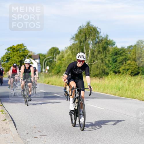 31.08.2025 - Elbe Triathlon Hamburg Michael Burmester http://msf.ph/oto/8667570 31.08.2025 09:43:00 Radfahren 321, 324, 414, 623, 624, 732, 833, 837, 882 meine-sportfotos.de