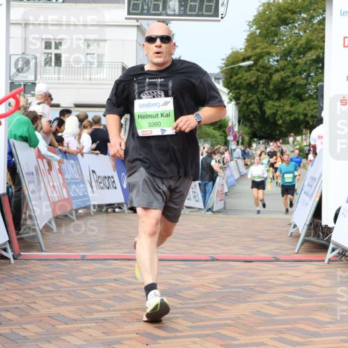 31.08.2025 - 21. Blankeneser Heldenlauf Strokosch-Dieckow http://msf.ph/oto/8667571 31.08.2025 11:15:15 Ziel 3561, 3560, 3226, 3260 meine-sportfotos.de