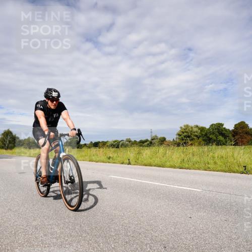31.08.2025 - Elbe Triathlon Hamburg Michael Burmester http://msf.ph/oto/8667572 31.08.2025 10:51:51 Radfahren 1234, 1242, 1271 meine-sportfotos.de