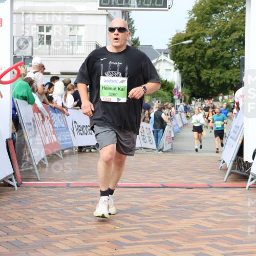 31.08.2025 - 21. Blankeneser Heldenlauf Strokosch-Dieckow http://msf.ph/oto/8667583 31.08.2025 11:15:15 Ziel 3561, 3560, 3226, 3260 meine-sportfotos.de