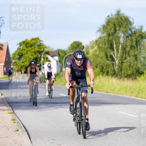 31.08.2025 - Elbe Triathlon Hamburg Michael Burmester http://msf.ph/oto/8667588 31.08.2025 09:43:06 Radfahren 321, 324, 605, 623, 624, 795 meine-sportfotos.de