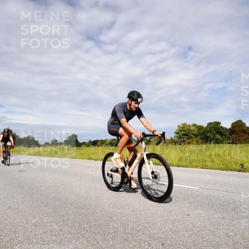 31.08.2025 - Elbe Triathlon Hamburg Michael Burmester http://msf.ph/oto/8667593 31.08.2025 10:52:12 Radfahren 928, 1159, 1237, 1434, 1469 meine-sportfotos.de