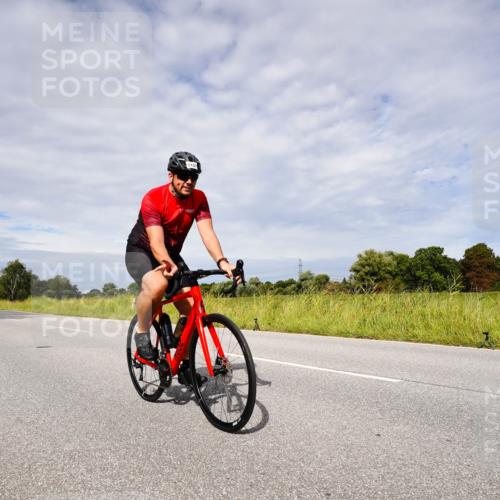 31.08.2025 - Elbe Triathlon Hamburg Michael Burmester http://msf.ph/oto/8667603 31.08.2025 10:52:30 Radfahren 1113, 1137 meine-sportfotos.de