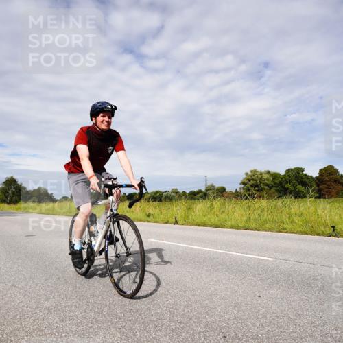 31.08.2025 - Elbe Triathlon Hamburg Michael Burmester http://msf.ph/oto/8667610 31.08.2025 10:52:39 Radfahren 1113, 1124, 1265 meine-sportfotos.de