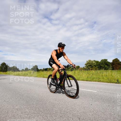 31.08.2025 - Elbe Triathlon Hamburg Michael Burmester http://msf.ph/oto/8667616 31.08.2025 10:52:55 Radfahren 758, 841, 1207, 1258, 1295, 1389 meine-sportfotos.de
