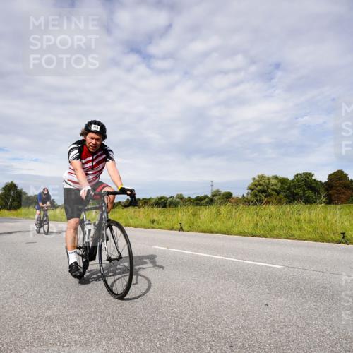 31.08.2025 - Elbe Triathlon Hamburg Michael Burmester http://msf.ph/oto/8667617 31.08.2025 10:52:57 Radfahren 758, 841, 1207, 1258, 1295, 1389 meine-sportfotos.de
