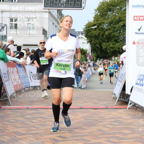 31.08.2025 - 21. Blankeneser Heldenlauf Strokosch-Dieckow http://msf.ph/oto/8667628 31.08.2025 11:15:13 Ziel 3561, 3560, 3226, 3260 meine-sportfotos.de