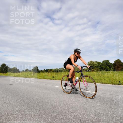 31.08.2025 - Elbe Triathlon Hamburg Michael Burmester http://msf.ph/oto/8667631 31.08.2025 10:53:22 Radfahren 1378, 1487, 1494 meine-sportfotos.de