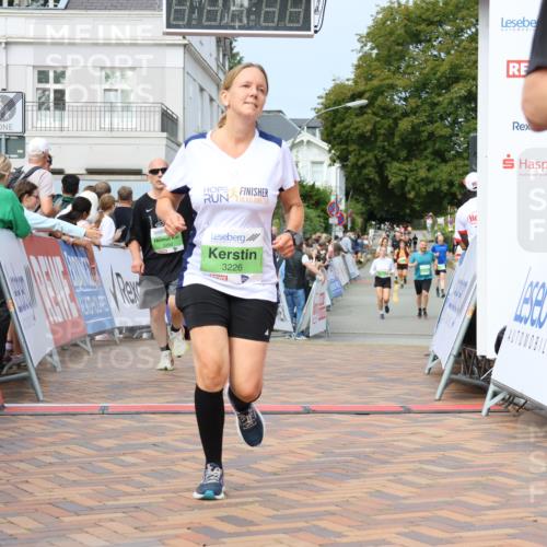 31.08.2025 - 21. Blankeneser Heldenlauf Strokosch-Dieckow http://msf.ph/oto/8667635 31.08.2025 11:15:13 Ziel 3561, 3560, 3226, 3260 meine-sportfotos.de