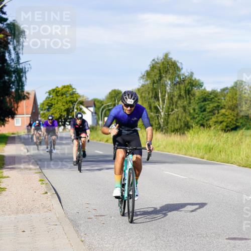 31.08.2025 - Elbe Triathlon Hamburg Michael Burmester http://msf.ph/oto/8667661 31.08.2025 09:43:32 Radfahren 282, 337, 383, 461, 519, 567, 888 meine-sportfotos.de