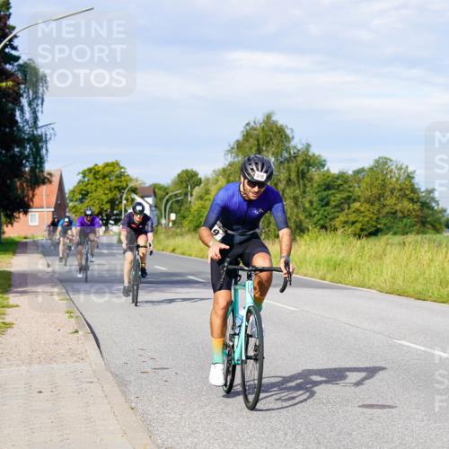 31.08.2025 - Elbe Triathlon Hamburg Michael Burmester http://msf.ph/oto/8667666 31.08.2025 09:43:32 Radfahren 282, 337, 383, 461, 519, 567, 888 meine-sportfotos.de