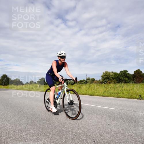 31.08.2025 - Elbe Triathlon Hamburg Michael Burmester http://msf.ph/oto/8667676 31.08.2025 10:54:17 Radfahren 923, 1178, 1388, 1416, 1422, 1425 meine-sportfotos.de