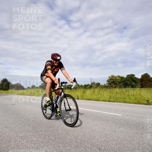 31.08.2025 - Elbe Triathlon Hamburg Michael Burmester http://msf.ph/oto/8667680 31.08.2025 10:54:22 Radfahren 923, 1178, 1388, 1425 meine-sportfotos.de