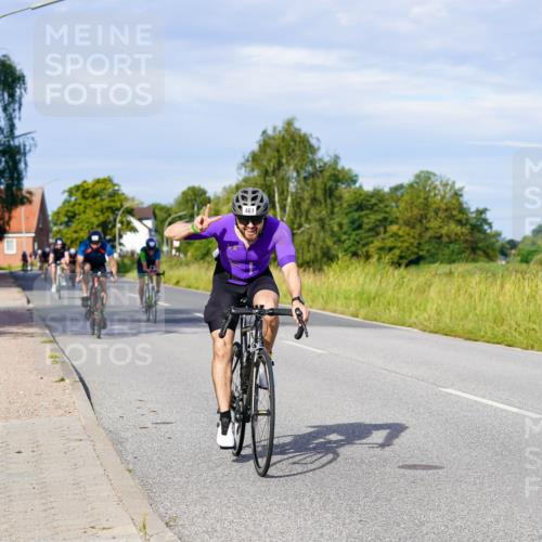 31.08.2025 - Elbe Triathlon Hamburg Michael Burmester http://msf.ph/oto/8667683 31.08.2025 09:43:35 Radfahren 282, 337, 461, 519, 866, 888, 913 meine-sportfotos.de