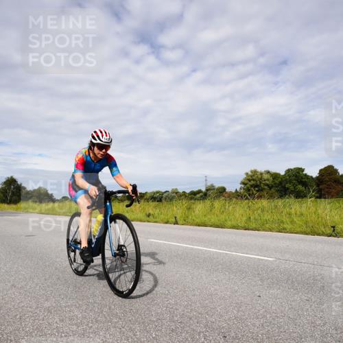 31.08.2025 - Elbe Triathlon Hamburg Michael Burmester http://msf.ph/oto/8667687 31.08.2025 10:54:30 Radfahren 988, 1285, 1436, 1442 meine-sportfotos.de
