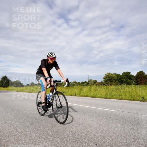 31.08.2025 - Elbe Triathlon Hamburg Michael Burmester http://msf.ph/oto/8667694 31.08.2025 10:54:35 Radfahren 988, 1285, 1433, 1442, 1498 meine-sportfotos.de