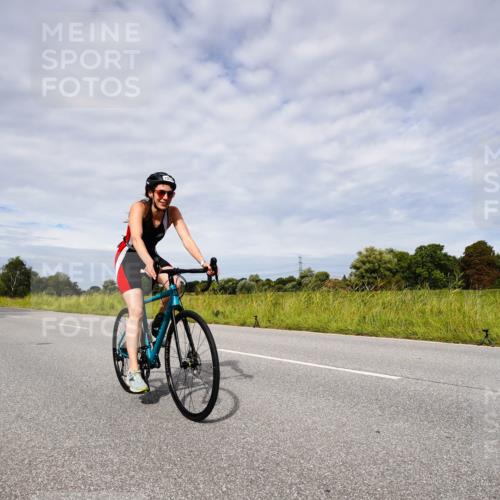 31.08.2025 - Elbe Triathlon Hamburg Michael Burmester http://msf.ph/oto/8667700 31.08.2025 10:54:46 Radfahren 1255, 1370, 1393, 1398 meine-sportfotos.de