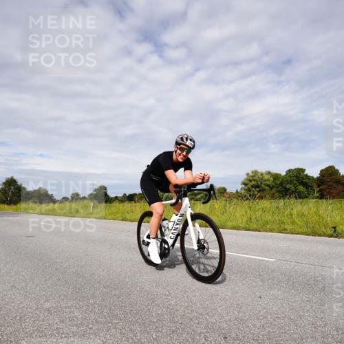 31.08.2025 - Elbe Triathlon Hamburg Michael Burmester http://msf.ph/oto/8667703 31.08.2025 10:54:48 Radfahren 1255, 1370, 1380, 1393, 1398 meine-sportfotos.de