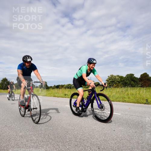31.08.2025 - Elbe Triathlon Hamburg Michael Burmester http://msf.ph/oto/8667719 31.08.2025 10:55:11 Radfahren 1201, 1371, 1410, 1421, 1484 meine-sportfotos.de