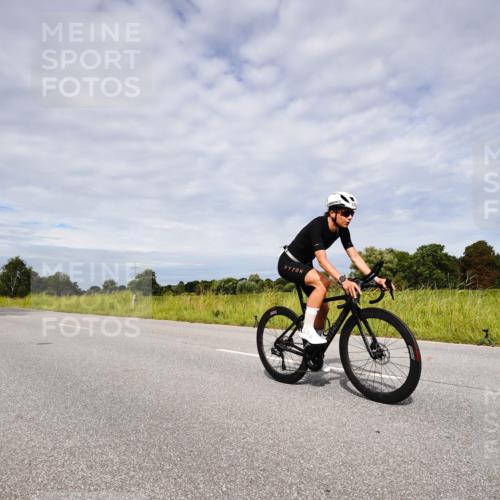 31.08.2025 - Elbe Triathlon Hamburg Michael Burmester http://msf.ph/oto/8667722 31.08.2025 10:55:12 Radfahren 1201, 1371, 1410, 1421, 1484, 1486 meine-sportfotos.de