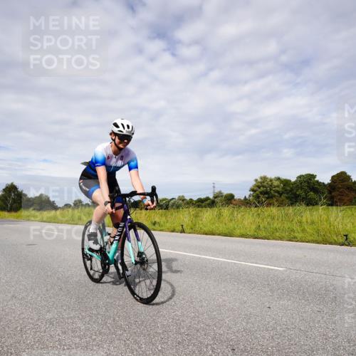 31.08.2025 - Elbe Triathlon Hamburg Michael Burmester http://msf.ph/oto/8667739 31.08.2025 10:55:31 Radfahren 1375, 1408, 1481 meine-sportfotos.de