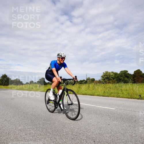 31.08.2025 - Elbe Triathlon Hamburg Michael Burmester http://msf.ph/oto/8667746 31.08.2025 10:55:44 Radfahren 1400, 1404, 1462 meine-sportfotos.de