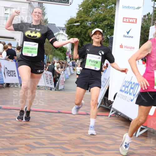 31.08.2025 - 21. Blankeneser Heldenlauf Strokosch-Dieckow http://msf.ph/oto/8667748 31.08.2025 11:15:01 Ziel 3535, 3534, 3586, 3661, 3610, 3270 meine-sportfotos.de