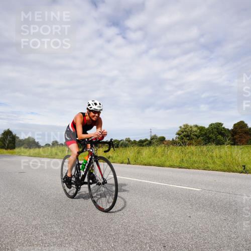 31.08.2025 - Elbe Triathlon Hamburg Michael Burmester http://msf.ph/oto/8667749 31.08.2025 10:55:46 Radfahren 1298, 1400, 1404, 1462 meine-sportfotos.de