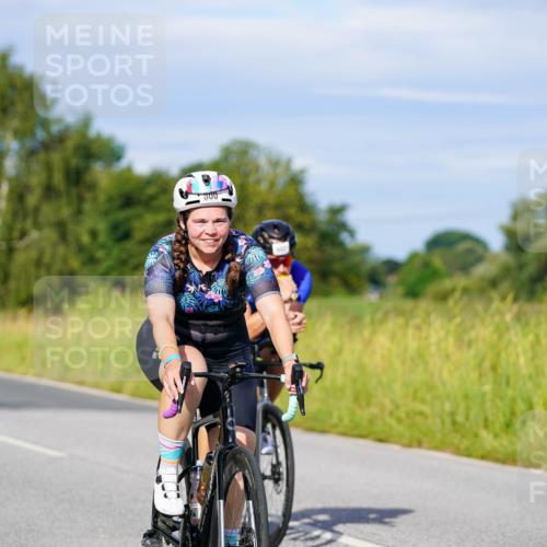 31.08.2025 - Elbe Triathlon Hamburg Michael Burmester http://msf.ph/oto/8667762 31.08.2025 09:43:49 Radfahren 377, 450, 563, 602, 800, 845, 908 meine-sportfotos.de