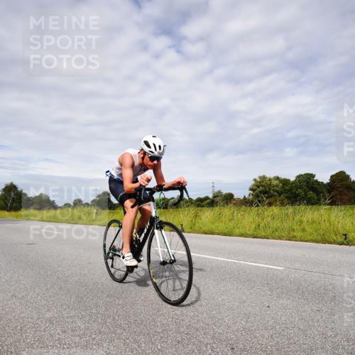 31.08.2025 - Elbe Triathlon Hamburg Michael Burmester http://msf.ph/oto/8667763 31.08.2025 10:56:06 Radfahren 1600, 1607 meine-sportfotos.de